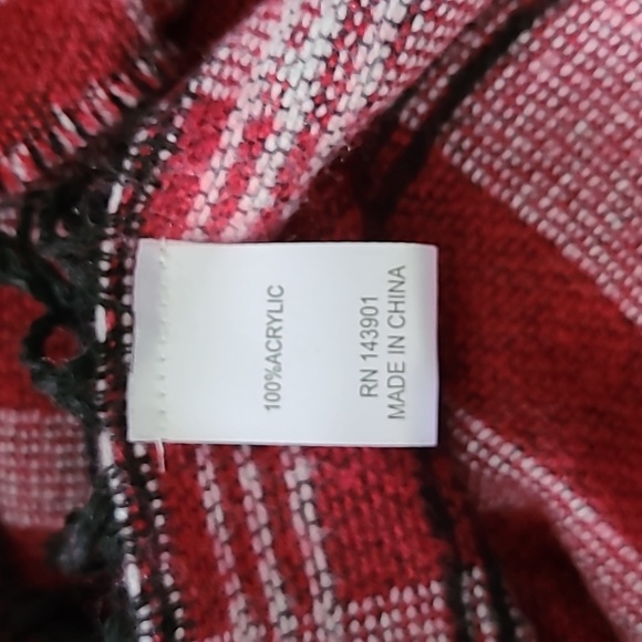 Coco + Carmen Poncho Wrap Shawl - Picture 6 of 6